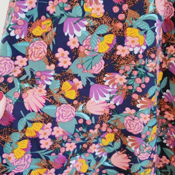 💕 LuLaRoe Colorful Floral Print Joy Vest Women's Size Small - Picture 8 of 13